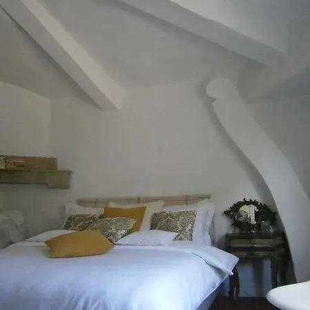 Maison Leopold * Montaren-et-Saint-Médiers