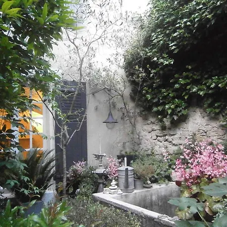 Maison Leopold Bed & Breakfast